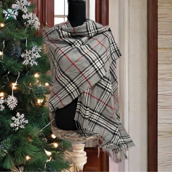 V Fraas Soft & Cozy Poncho Serape Wrap Ruana in Gray & Red Plaid Scottish NWT - Picture 16 of 16